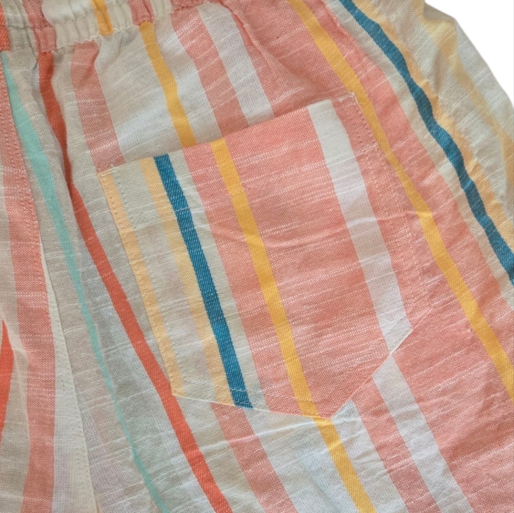 Natural Reflections Shorts - Picture 2 of 4